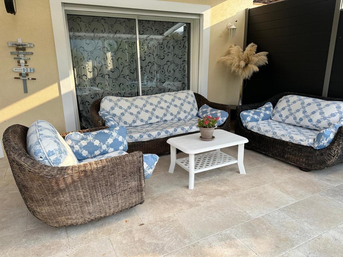 הוילה Peymeinade Petite Maisonette Adossee Mais Independante Avec Piscine מראה חיצוני תמונה