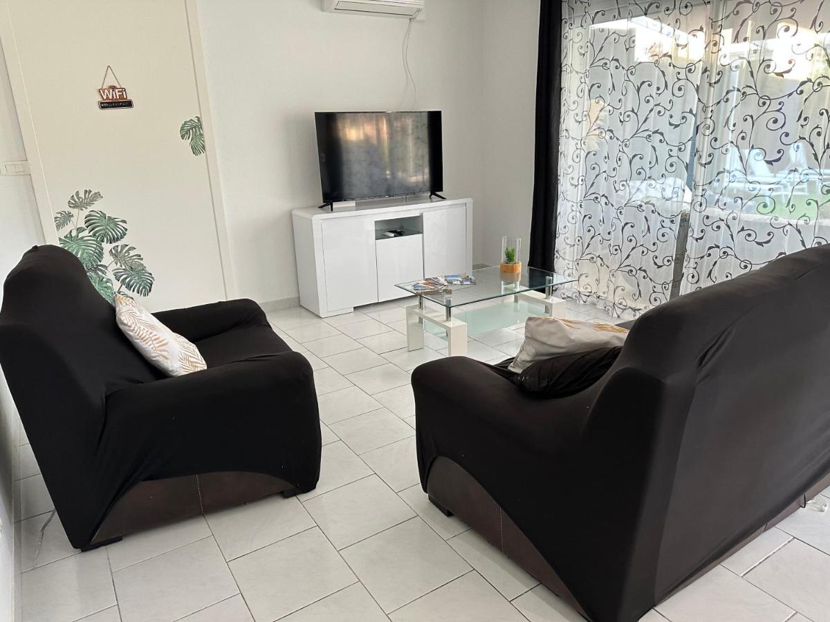 הוילה Peymeinade Petite Maisonette Adossee Mais Independante Avec Piscine מראה חיצוני תמונה