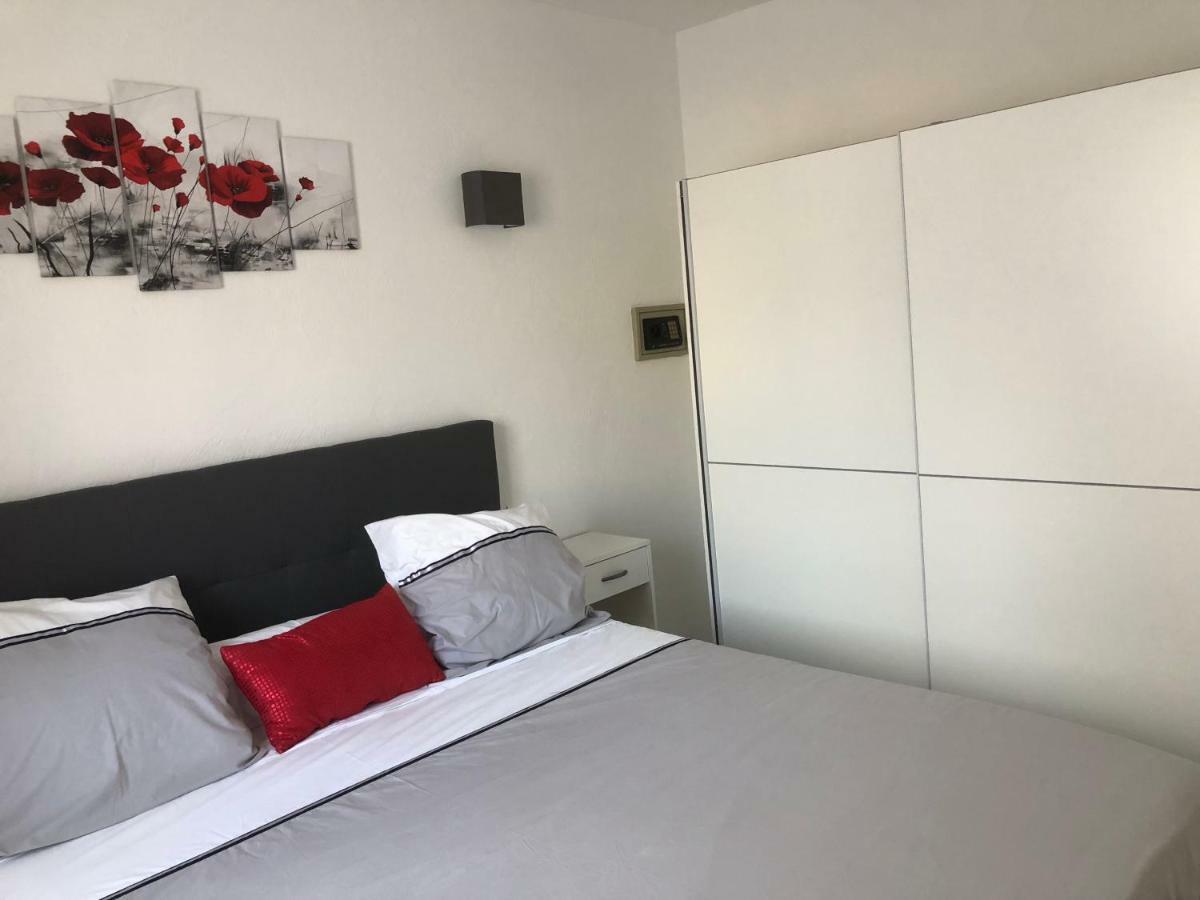 הוילה Peymeinade Petite Maisonette Adossee Mais Independante Avec Piscine מראה חיצוני תמונה